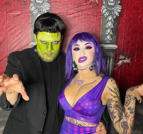 WWE Shotzi art star picture