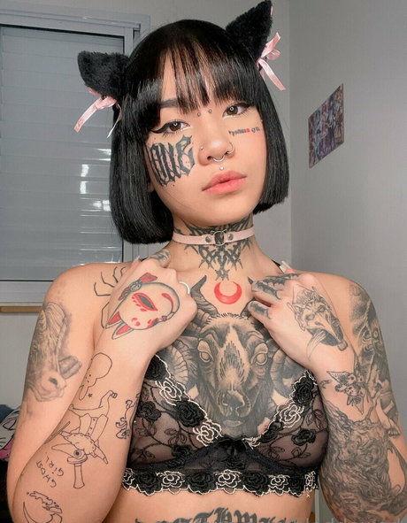 Bloddewedsgh model nude gallery