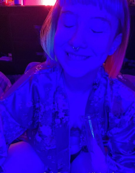 divine femme naked actress pic