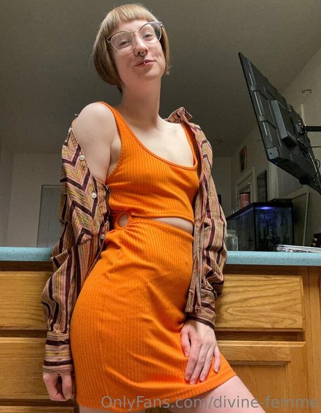 divine femme xxx model pic