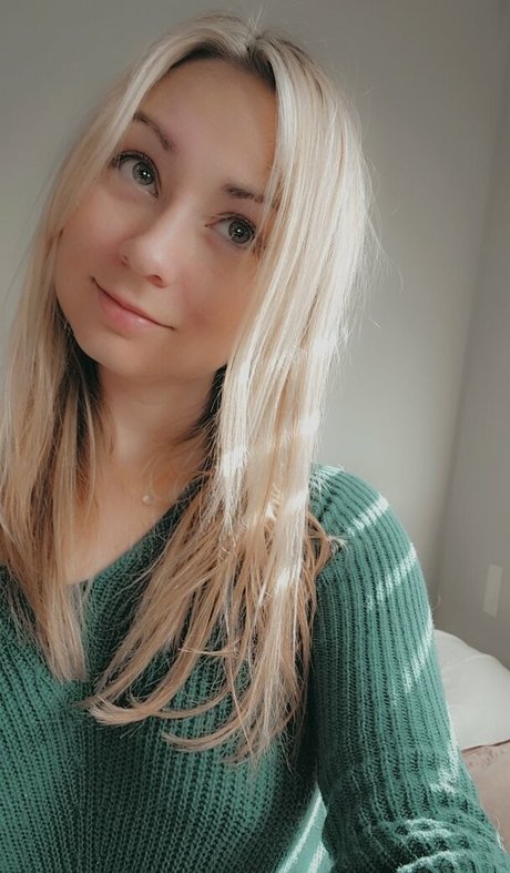 BellaAndersin nice actress image