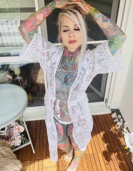 Tattoobutterfly nude model archive