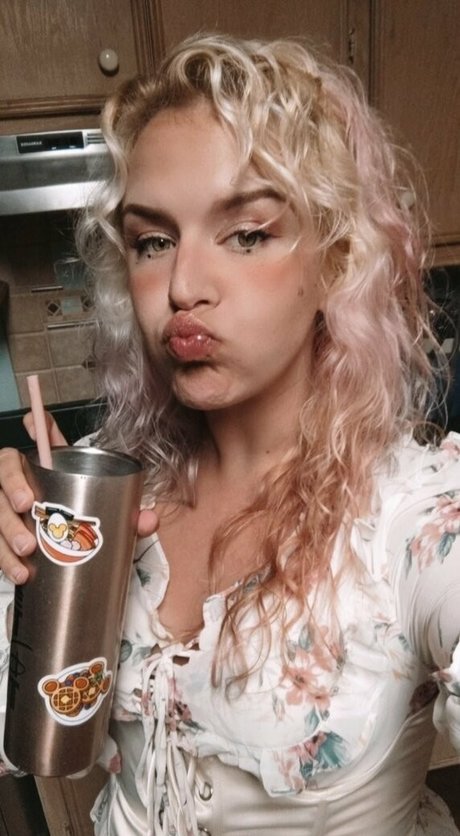 The Sarah Gracie xxx actress img