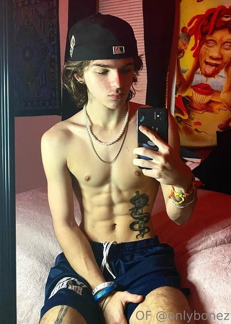 onlybonez pretty star img