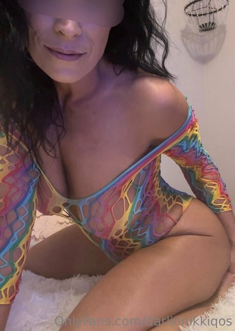 DarlinNikkiQOS sexy model photos