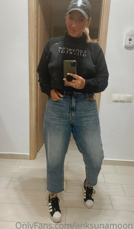 anksunamoon pornstar adult images