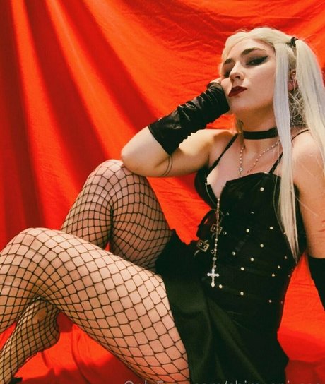 archstarweaver nudes actress images