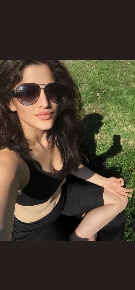 Divajilly pornographic model pic