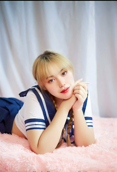hitomianna model hd picture