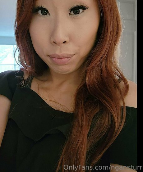 ngansturr model nude photo