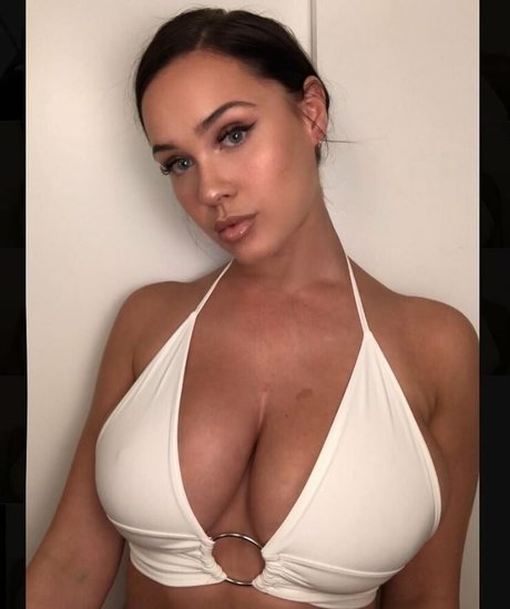 Sarah Love MacDonald perfect model photo