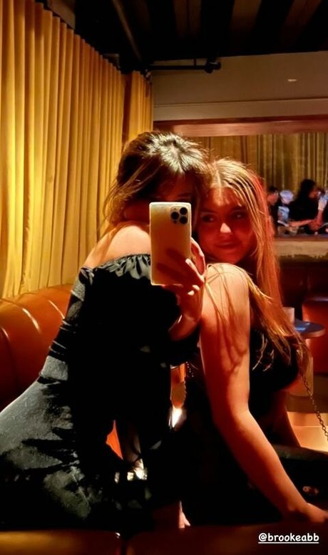 Plushys model hot photos