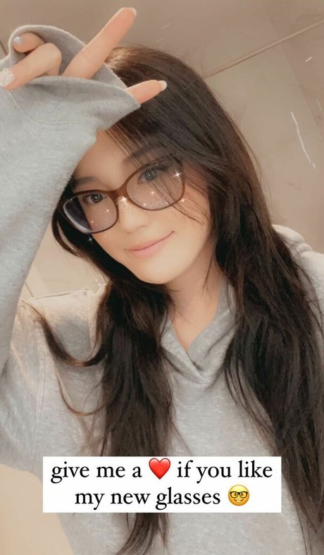 Plushys nude model galleries