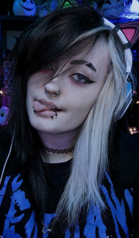 Easygoinggoth nice actress pic