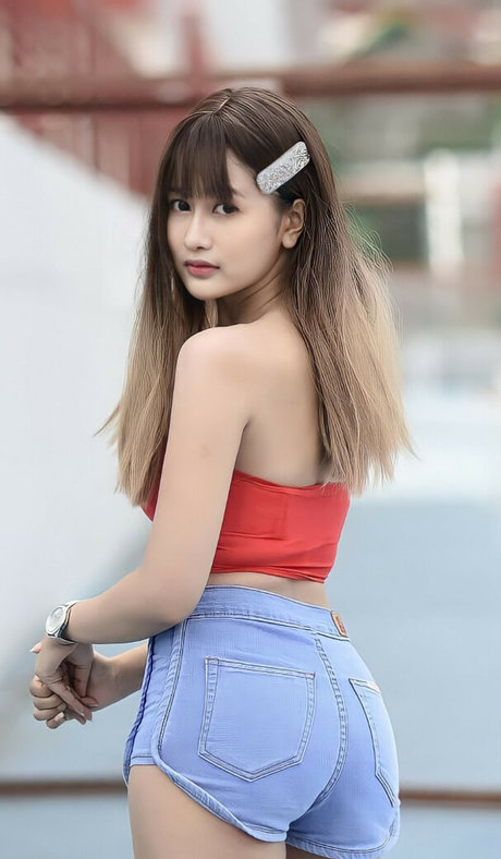 Kameaam hot star image