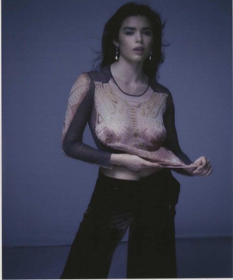 Lauren Searle top star gallery