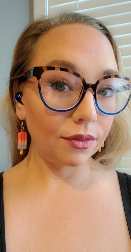 marymoonkat perfect actress pictures