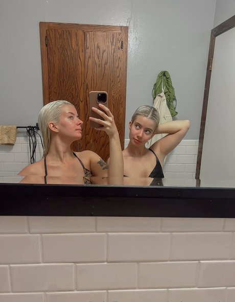 MinneTwins pornstar high quality galleries