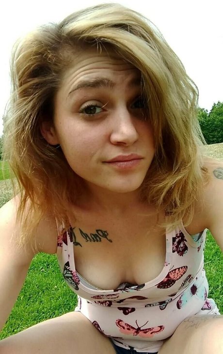 pyxxii model nudes picture