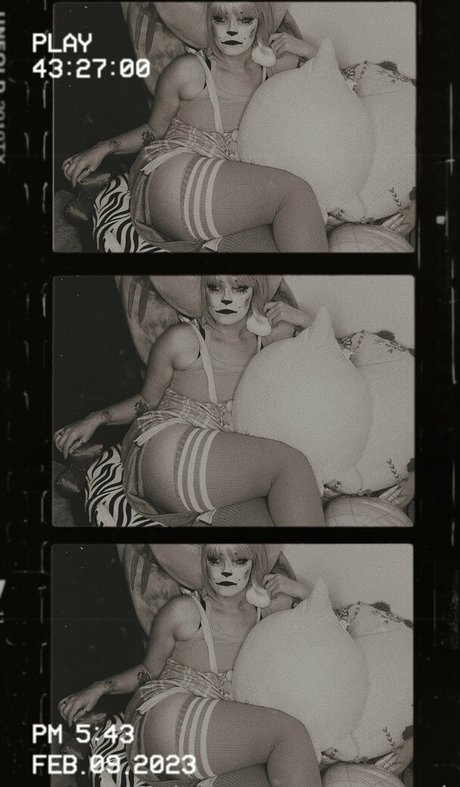 ls peek erotic actress picture