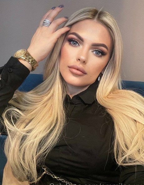 emmilee xx sexy model galleries