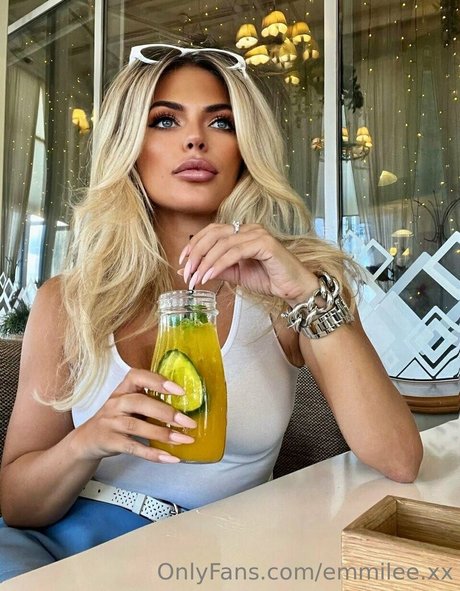 emmilee xx high quality actress photo