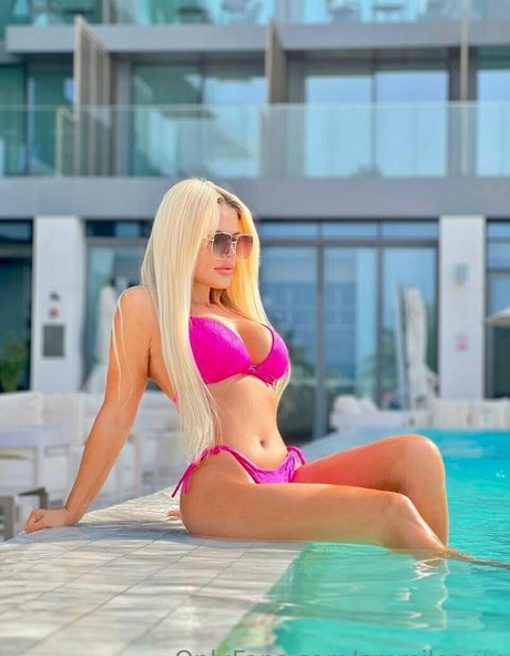 emmilee xx pornographic star pic