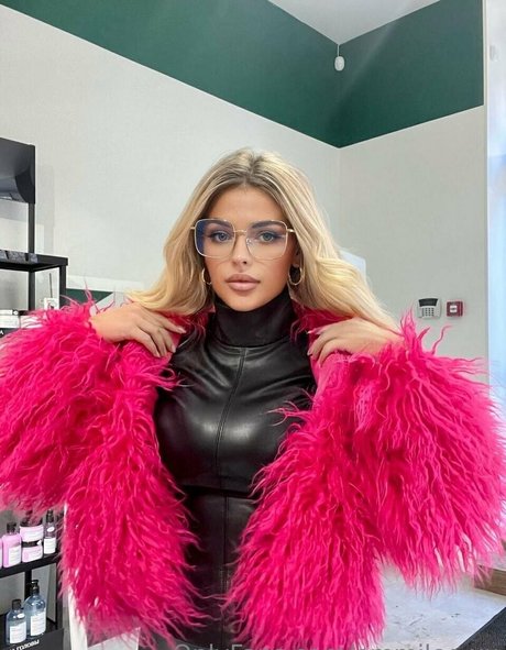 emmilee xx pornstar top photos