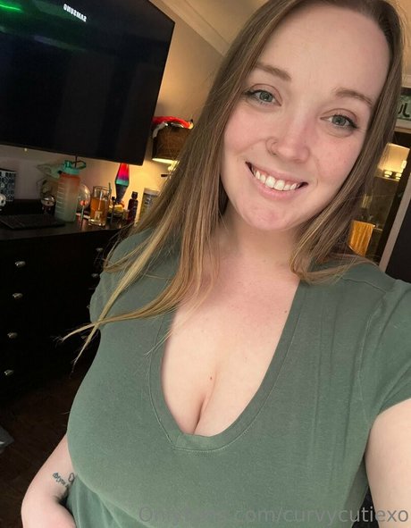 curvycutiexo beautiful model photos
