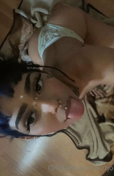 glizzjo nude pornstar picture