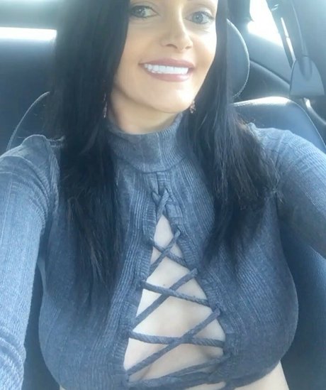 Kalina Balimezova sexy actress pics