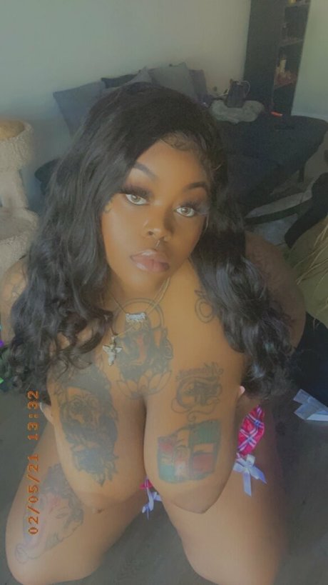 screwraq model adult picture