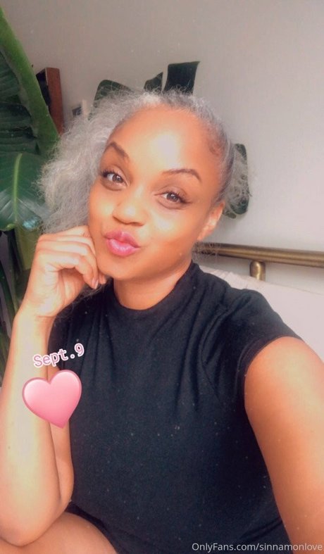 Sinnamon Love adult actress galleries