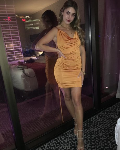 Emmily Mello nudes actress img