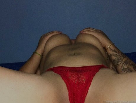 Laraoliveiraof star perfect photos