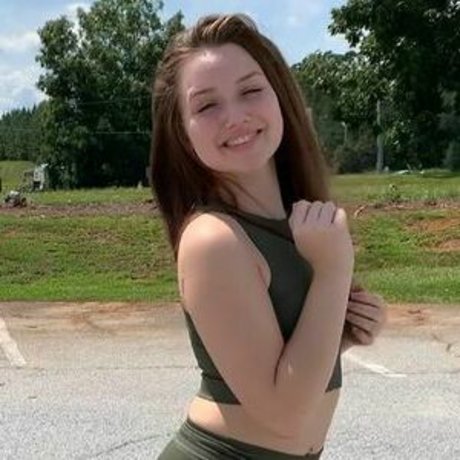 megan serenityy hd model picture
