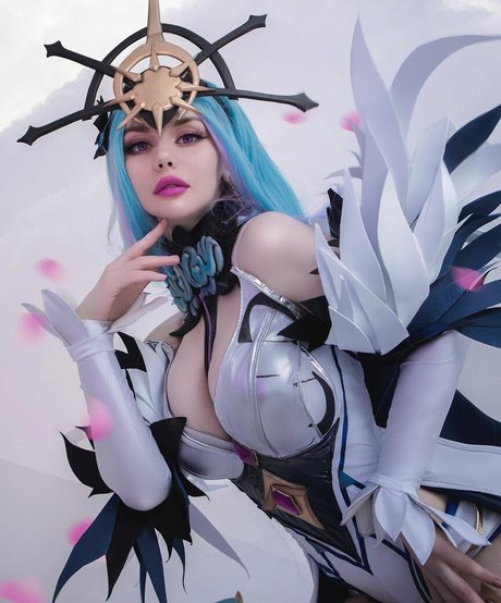 Angie Strelnikova model hd img