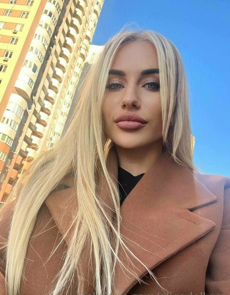 alicedollyua sex star image