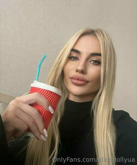 alicedollyua art model picture