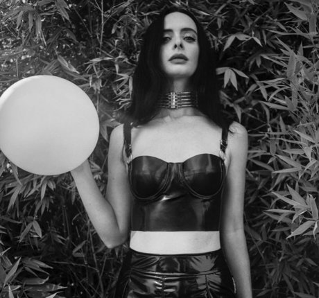 Krysten Ritter model pretty pic