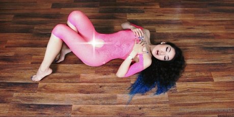 aliciahebi porn model picture