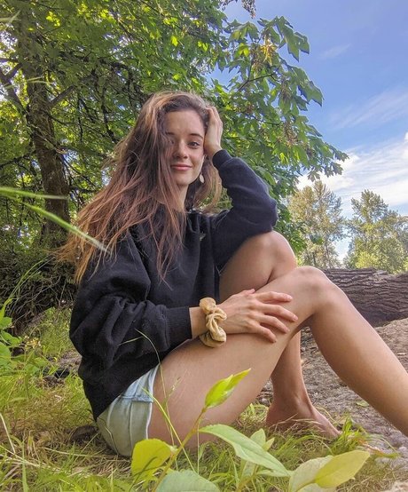 A Bit Rebecca porn actress gallery
