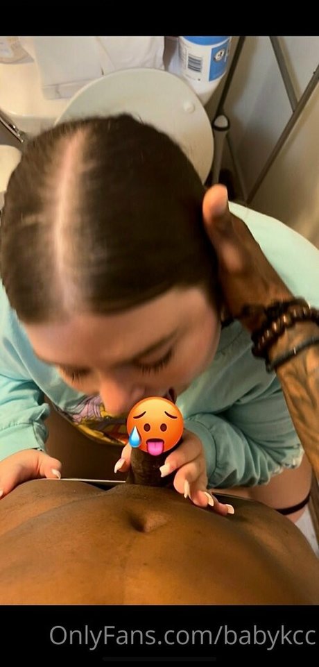 blonde shemale onlyfans nude image