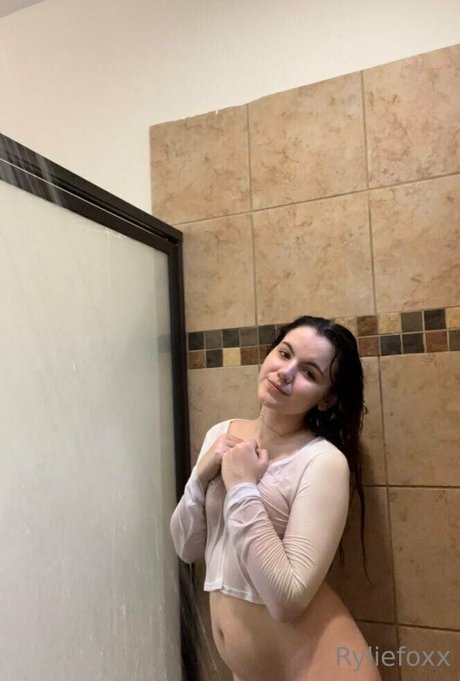 ryliefoxx free model nude image