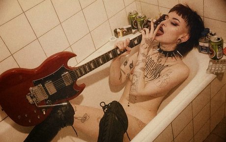 LittleDemonWitch star nude img