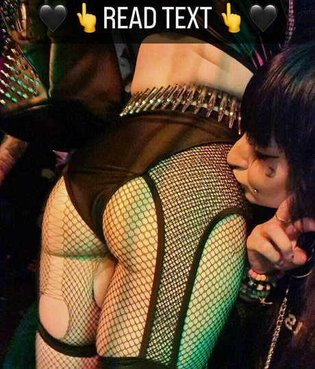 LittleDemonWitch pornstar top photos