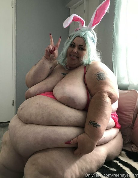 reenayestarr model hot pics