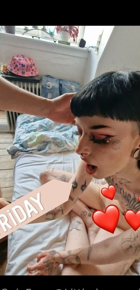 littledemonwitchfree sexy star pics