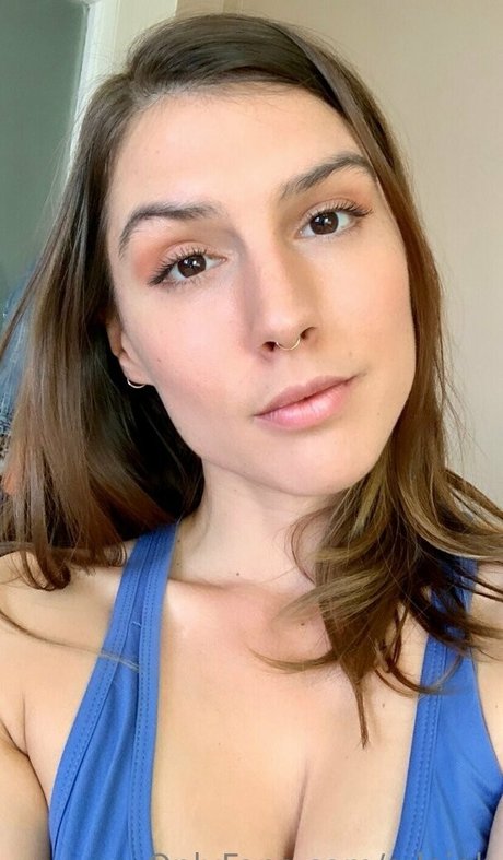 a leigh perfect model archive