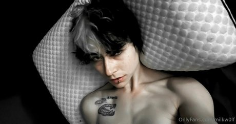 milkw0lf model high quality gallery